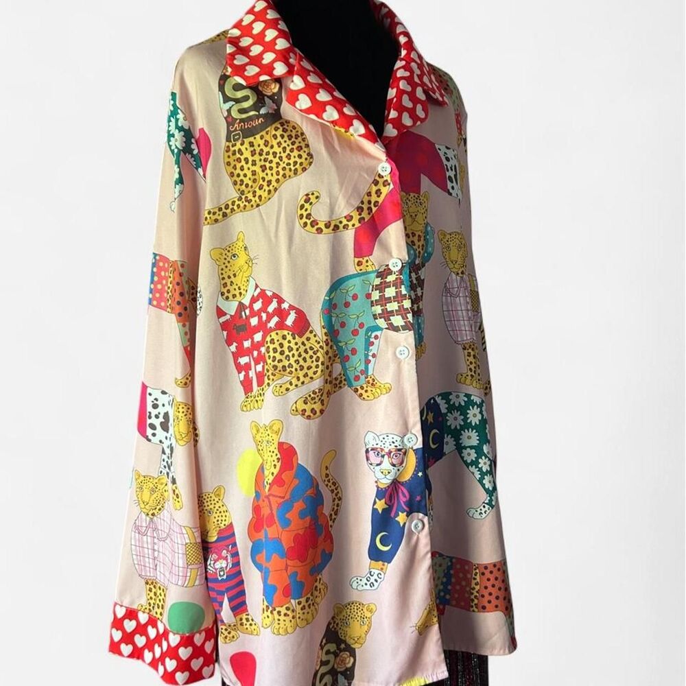 Colorful Whimsical Cat Print Button Up Blouse Novelty Shirt Size M - Picture 2 of 7